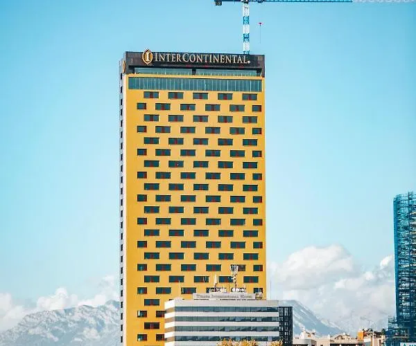 アパート The Heart Of ティラナ